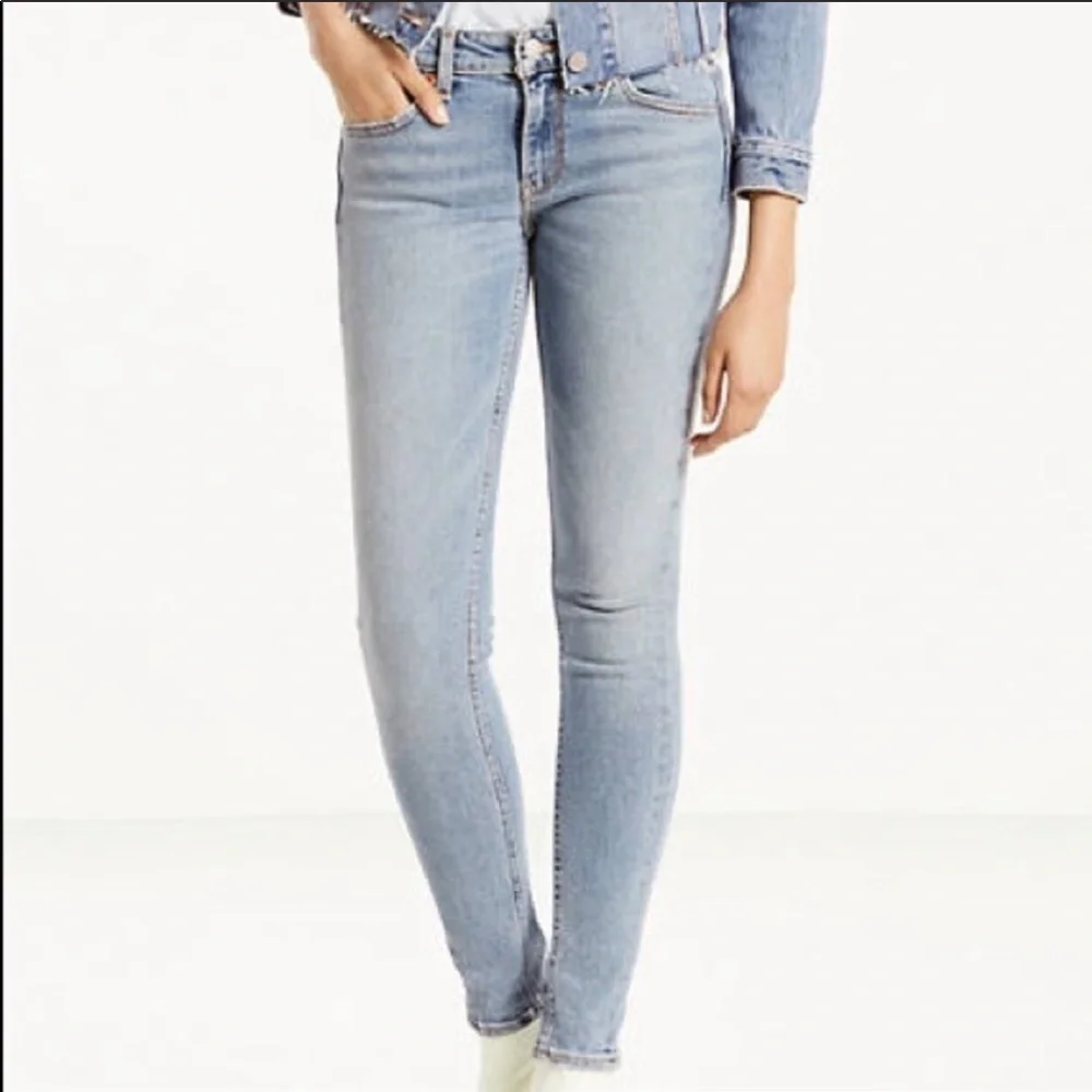 NWT Levi’s: 30x30 Light Blue Altered Skinny Jeans